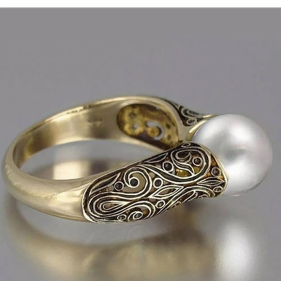 18k Yellow Gold Plated White Pearl Ring Size 6-10 - Picture 3 of 4